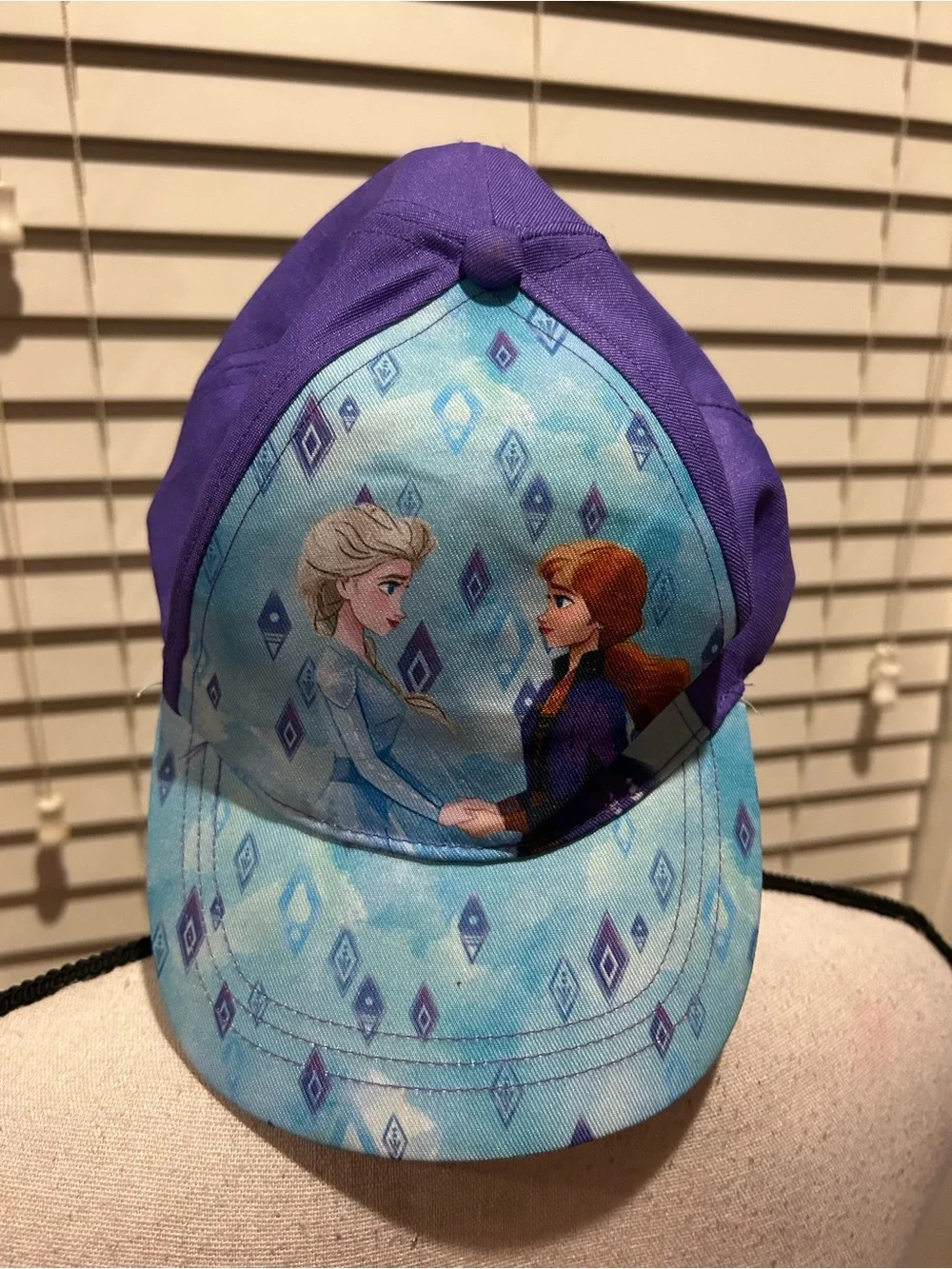 Disney Frozen Kids Hat in Purple and Light Blue with Elsa & Anna Artwork